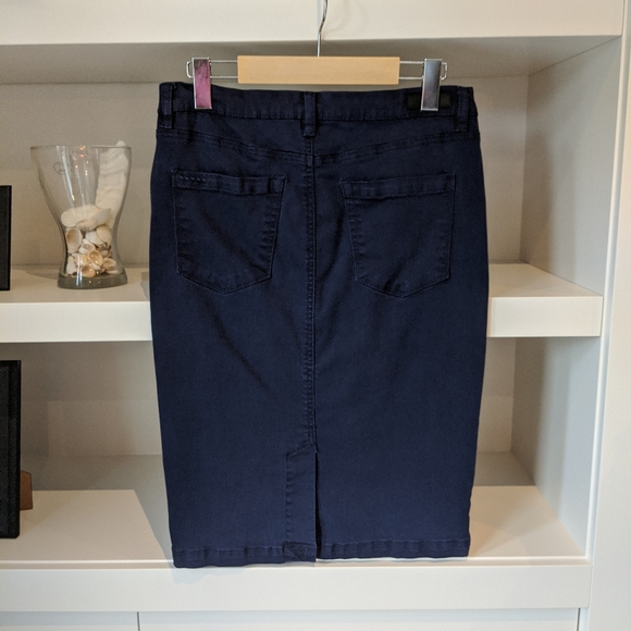 Blank NYC Jean skirt - Navy - size 29 (8) - Picture 4 of 7